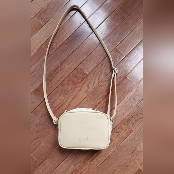 DANI, by Danielle Nicole purse - Picture 2 of 7